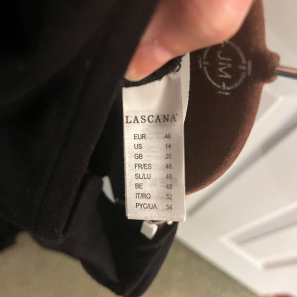 NWT black Sleeveless Stunning Jumpsuit, size 14, side pockets, keyhole closure - Picture 11 of 14